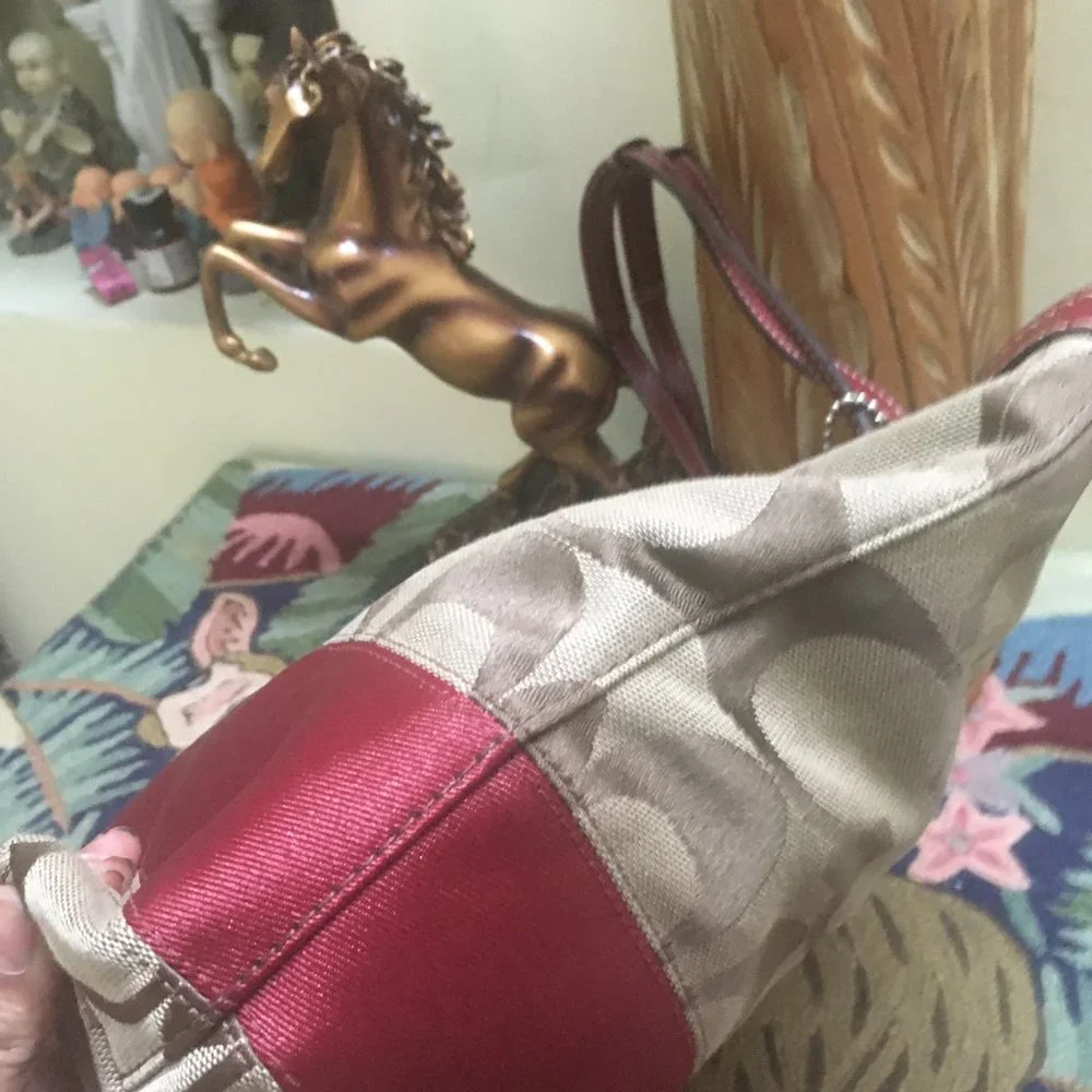 Authentic Coach Signature Striped Tote Bag - Picture 7 of 16